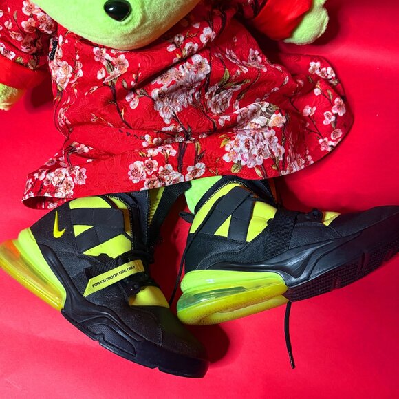 Nike Air Edge 270 Sneakers – Black & Neon Volt – Size 10.5 Men’s – Street Style - Picture 1 of 11